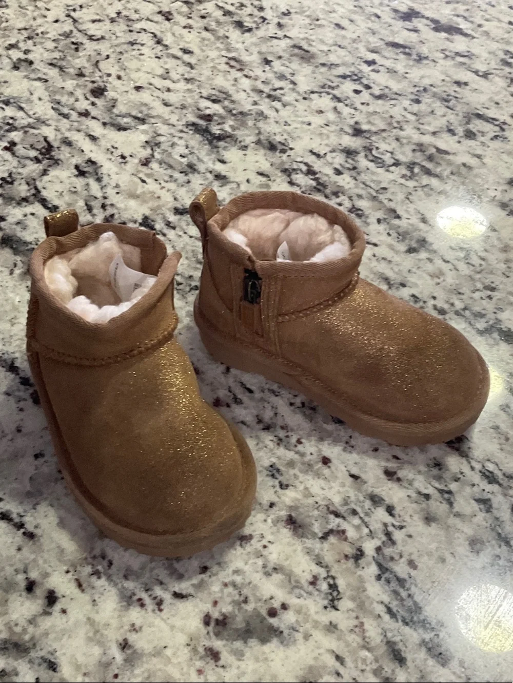 UGG Classic Ultra Mini Dazzle Chestnut Gold Glitter Boots Toddler Size 4T EUC